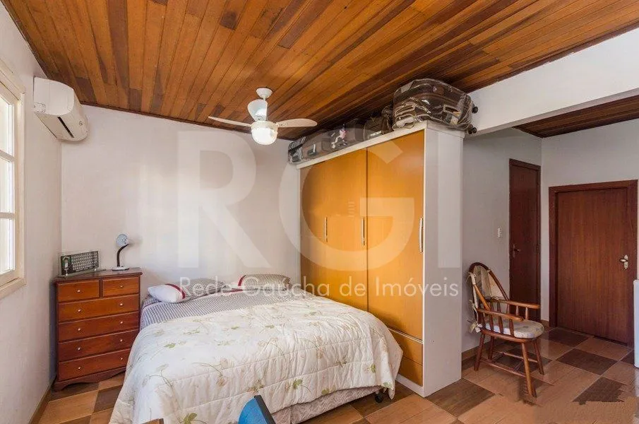 Imagem Casa 3 dormitórios à venda Menino Deus Porto Alegre/RS