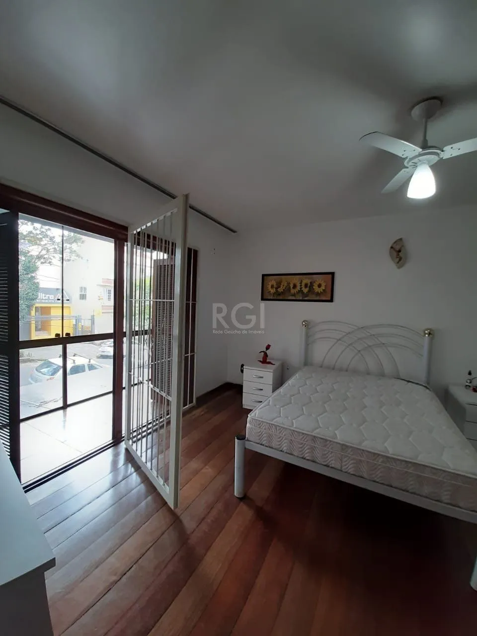 Imagem Casa para Venda - 262.02m², 3 dormitórios, sendo 1 suites, 6 vagas - Auxiliadora