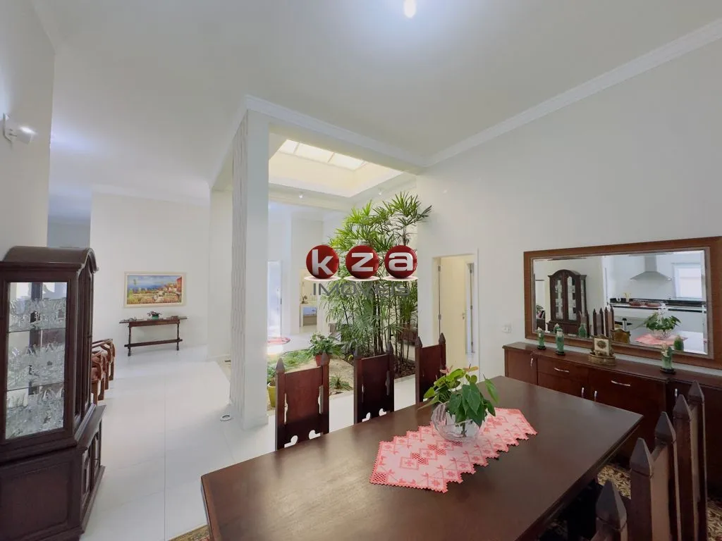 Imagem Casa Térrea Exclusiva no Condomínio Ypê Velho em Vinhedo-SP Alto Padrão e Localização Privilegiada 421 m² Construídos e mais de 1500m de terreno