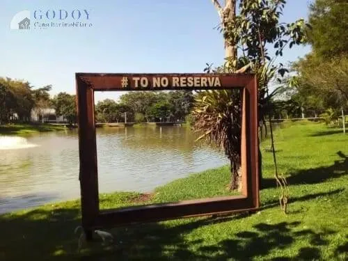Imagem Terreno de Esquina - 548 m² com Vista Permanente para Bosque e Lago