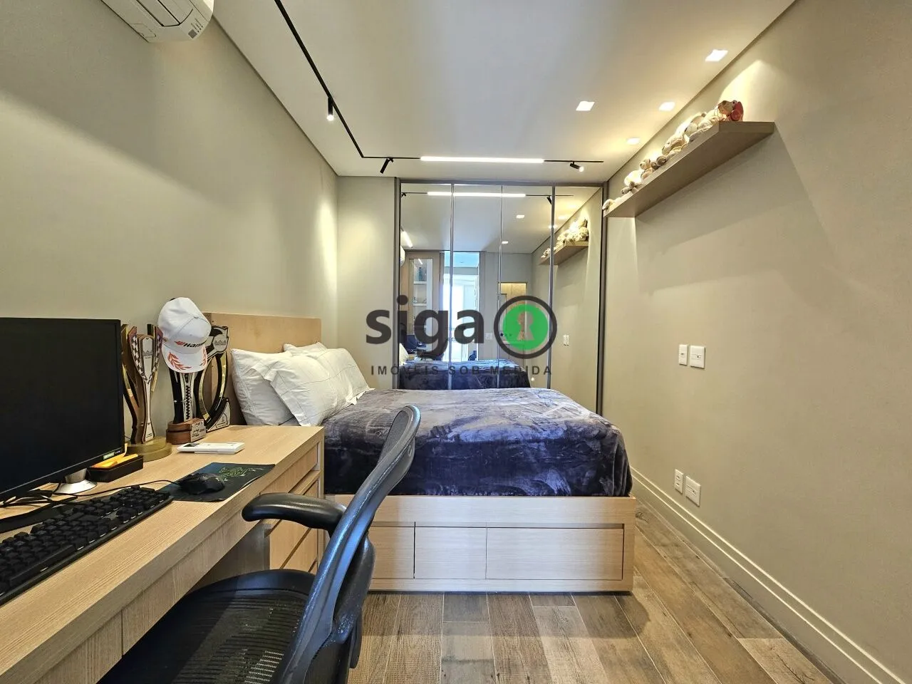 Imagem Cobertura Duplex 420 m² reformados, 4 suítes e 5 vagas na Vila Nova Conceição