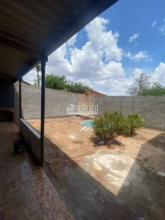Imagem Casa de 2 dormitórios à venda no Residencial 2000, Uberaba