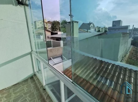 Imagem Sobrado Tríplex Semi mobiliado, 03 quartos c/suíte no Guaira/Água Verde em Curitiba PR