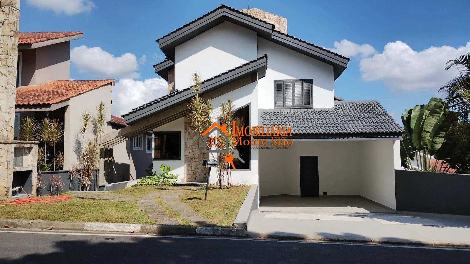 Foto do imóvel Casa com 3 dormitórios à venda, 300 m² por R$ 3.300.000 - Jardim Fazenda Rincao - Aruja V - Arujá/SP