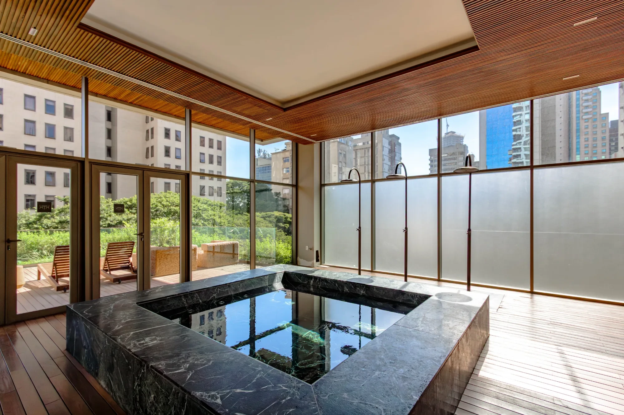 Imagem Apartamento com 1 Quarto à Venda, 87 m² em Jardim Europa - São Paulo