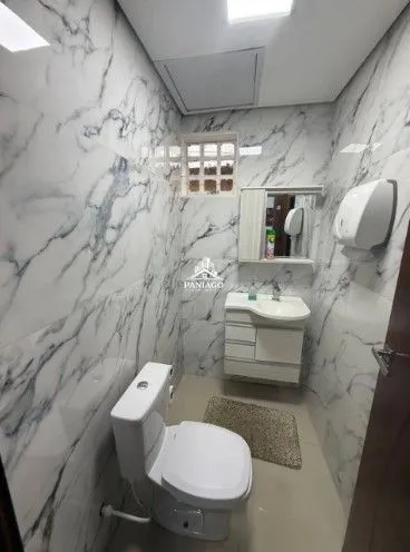 Imagem Ponto comercial no centro do cristo rei - com 7 salas e 2 casas nos fundos