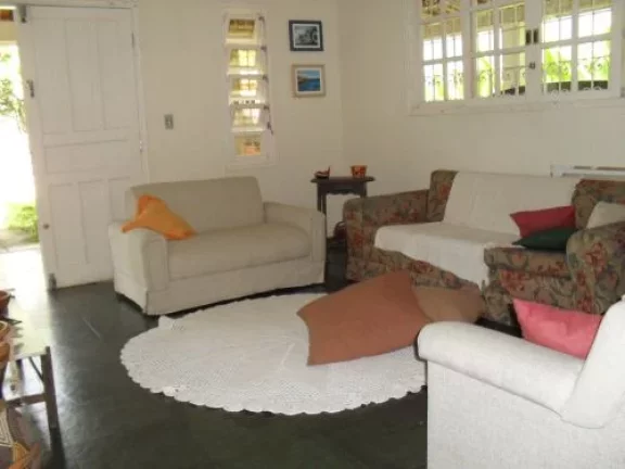 Imagem Casa com 04 dormitórios - Próximo a Prefeitura.