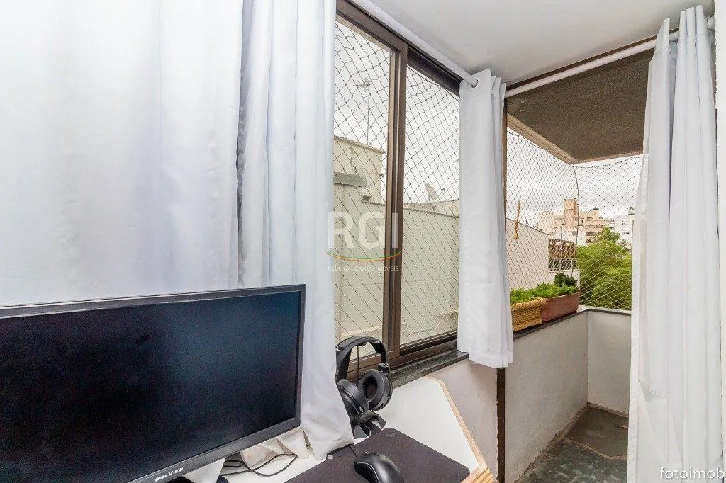 Imagem Cobertura para Venda - 248.34m², 3 dormitórios, sendo 1 suites, 3 vagas - Petrópolis