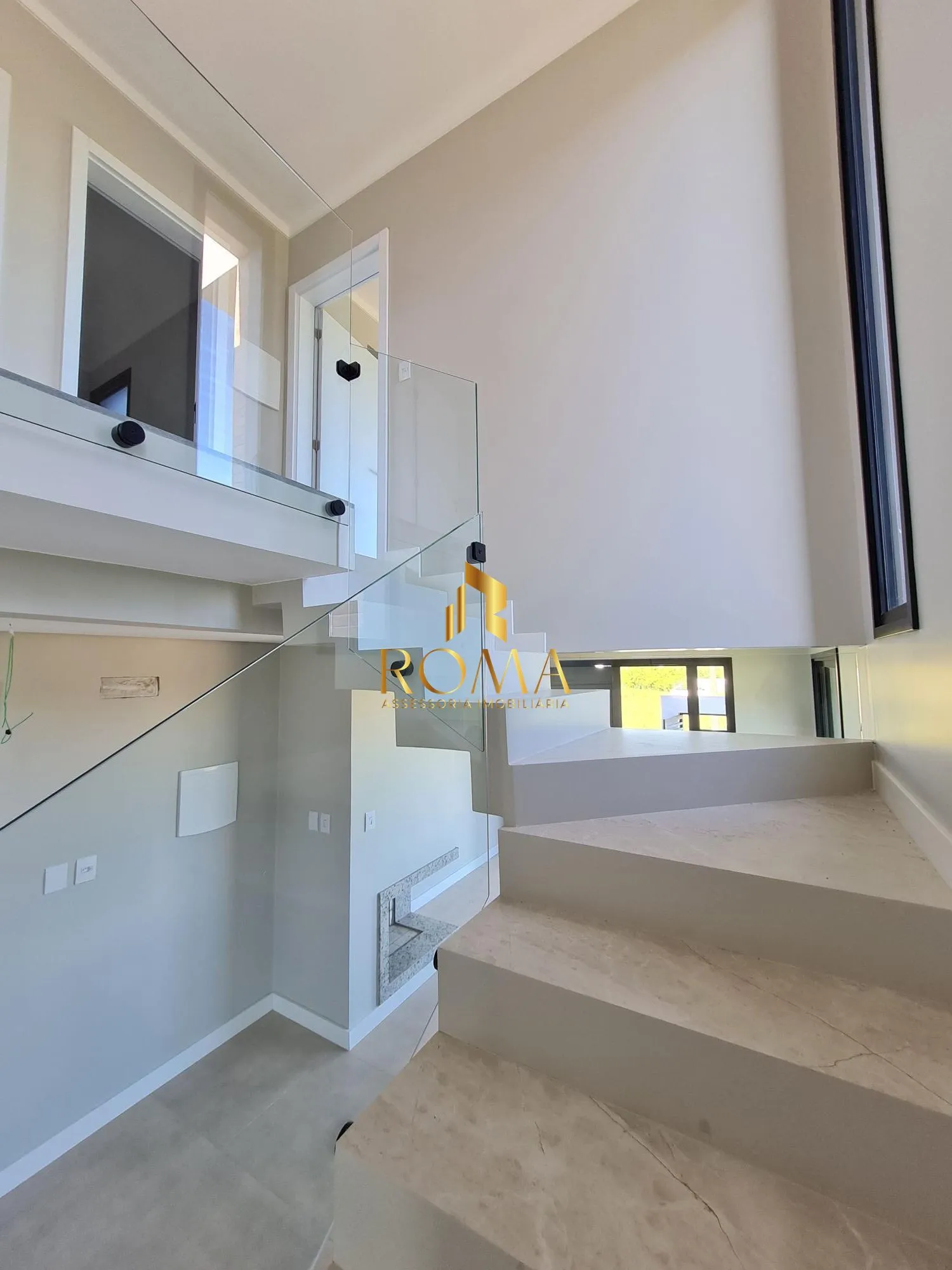 Imagem CASAS DOIS PISOS 03 DORMITÓRIOS E PÁTIO!!