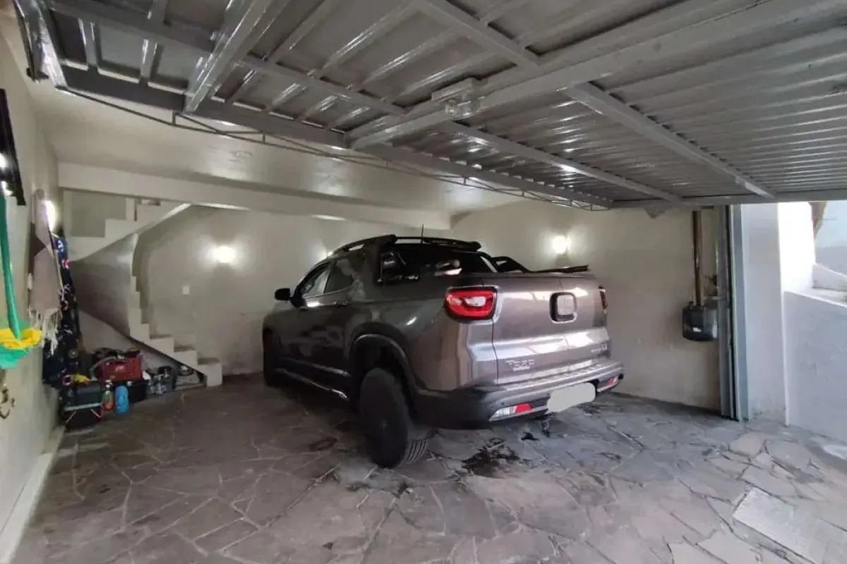 Imagem Sobrado com suíte, piscina e espaço gourmet no Jardim Sabará