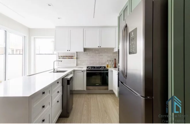 Imagem Casa em Condomínio, 03 quartos c/suíte, Ático c/área Gourmet, no Santa Cândida em Curitiba PR