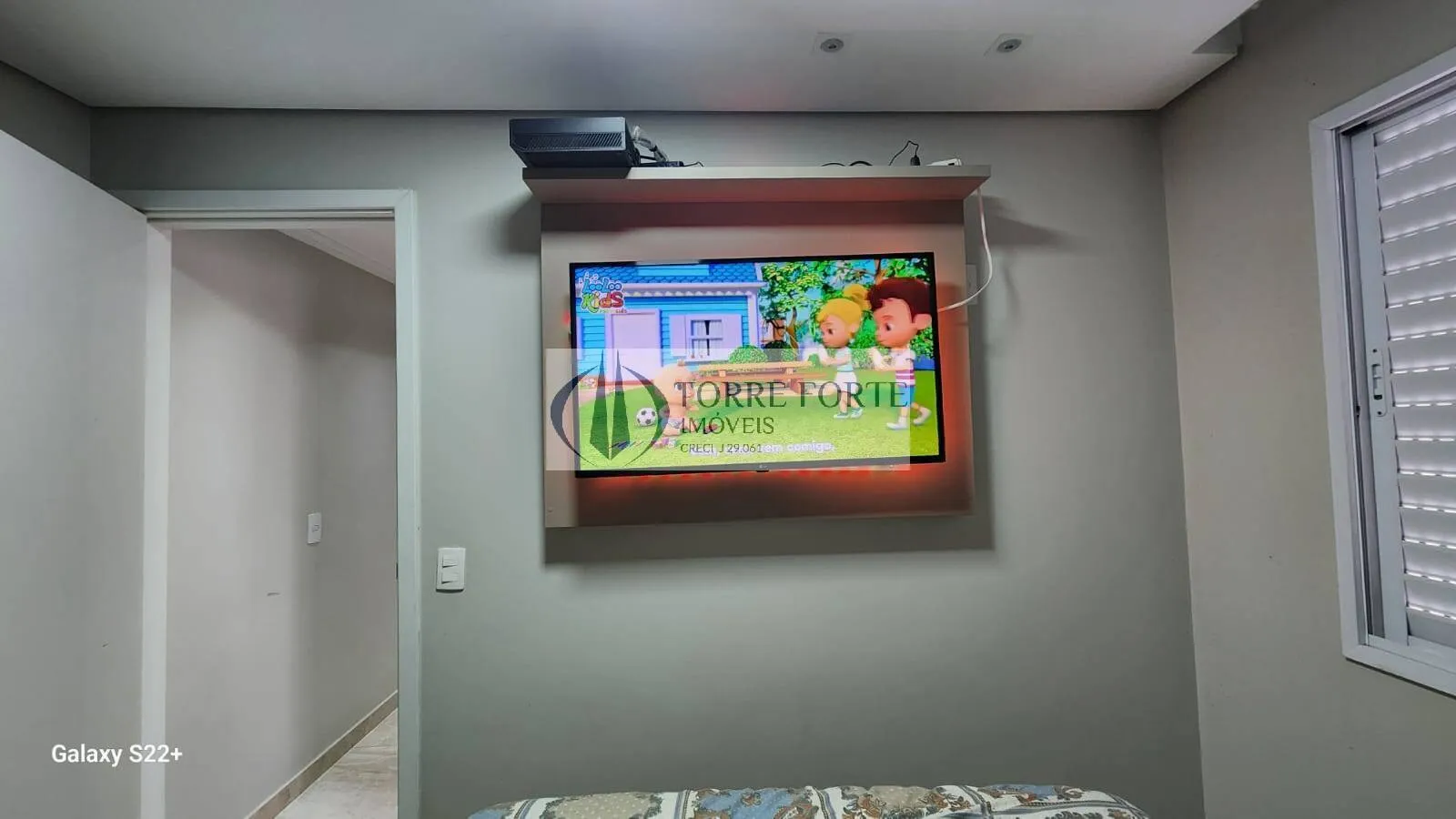 Imagem Apartamento de 2 dormitórios com sacada na Vila Carmosina