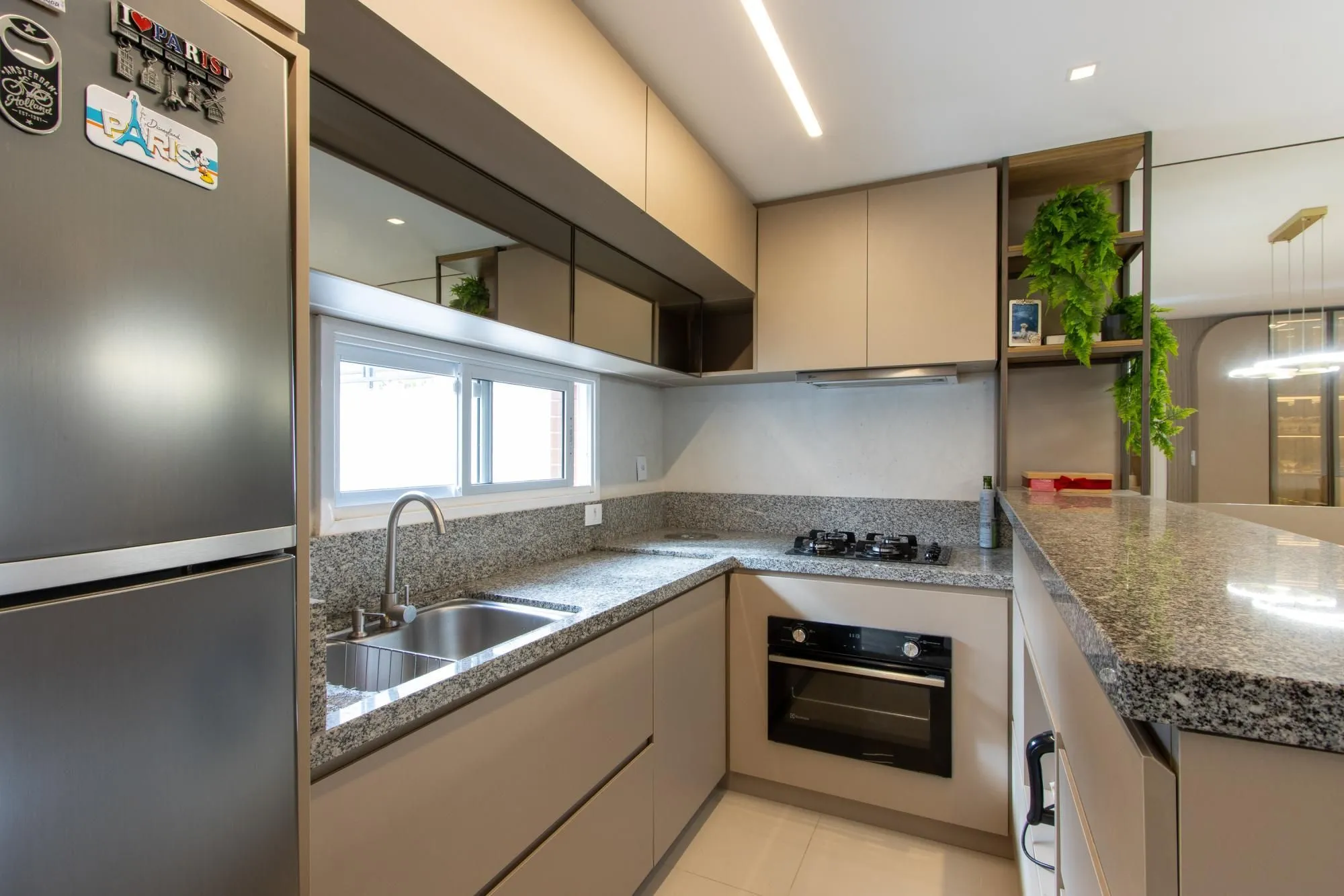 Imagem Sobrado para Venda - 95,16m², 3 dormitórios, sendo 1 suites, 2 vagas - Hípica