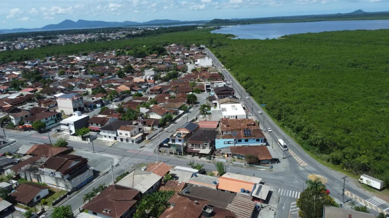Imagem Casa , Sobrado Geminado em Joinville/SC, bairro Espinheiros