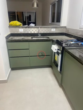 Imagem Sobrado com 2 suites, sala cozinha,2 vagas, area independente em condominio, 2 quadras da praia