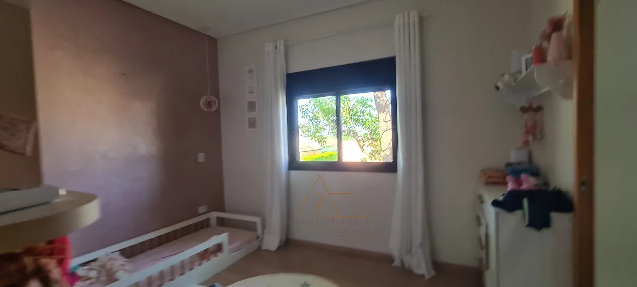 Imagem Imperdível! Casa à venda em Salto-SP, Condomínio Terras de Mont Serrat. 4 quartos, 2 suíte, 2 salas, 6 banheiros, 6 vagas de garagem, 335m².