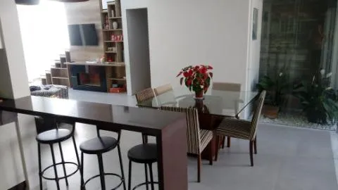 Imagem VENDA DE CASA NO CONDOMÍNIO IBIRAPITANGA, EM SANTA ISABEL/SP, 287m² com 3 suítes. CONSULTE-NOS.