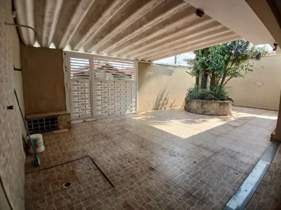 Imagem EXCELENTE OPORTUNIDADE!!! CASA NO MARACANÃ 3 DORMITÓRIOS 5 VAGAS!!!