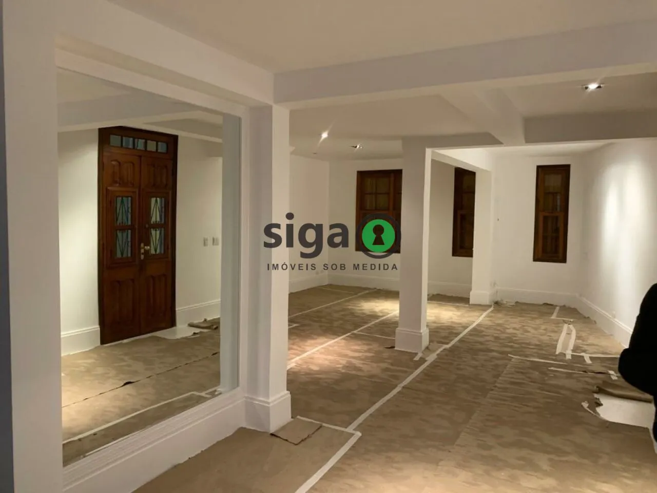 Imagem Casa Sobrado á Venda - 300 m², 3 suítes, 2 vagas no Jardim Paulistano !