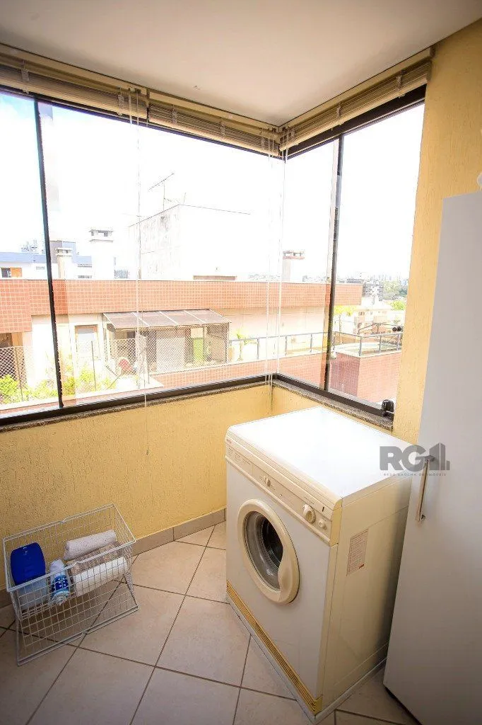 Imagem Cobertura no Jardim Planalto, de 3 dormitórios e 2 vagas com 260m²