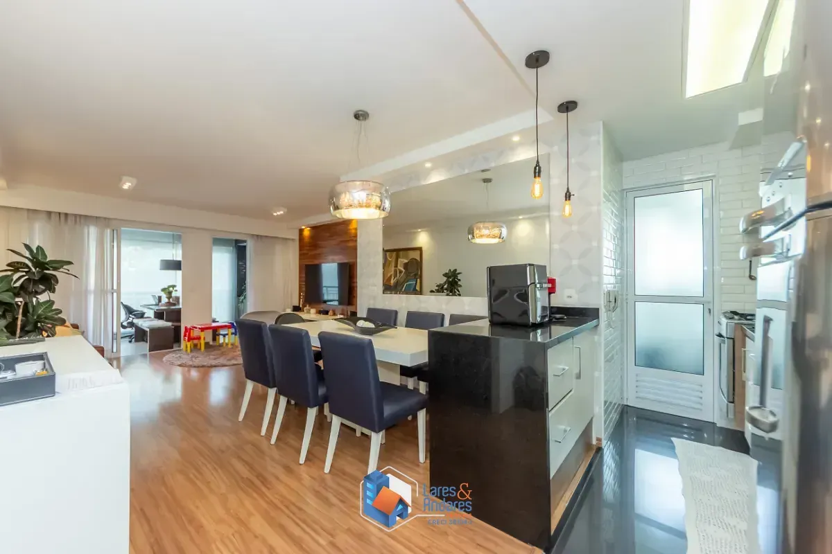 Imagem APTO À VENDA, COM 82 M², 2 DORMS. (1 SUÍTE) COM ARMÁRIOS EMB. E AR COND. , VARANDA GOURMET, PISCINA E 2 VGS. NA VILA GUMERCINDO - SP.