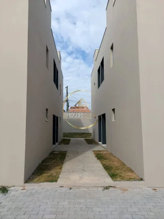 Imagem Casa Sobrado 2 dormitórios com quintal, 1 vaga, Sjc.