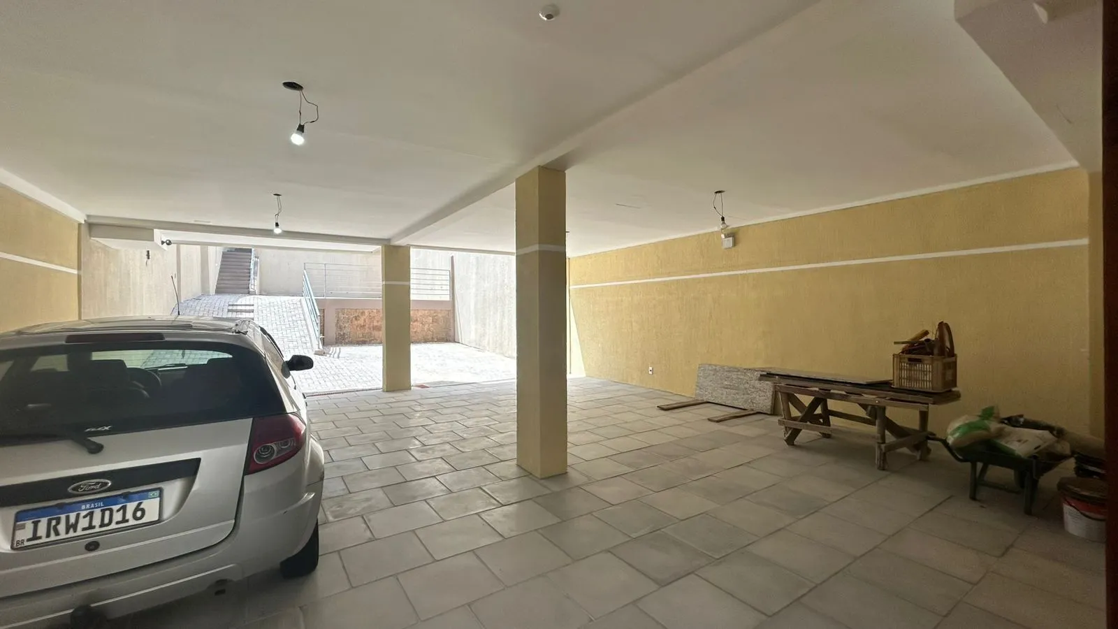 Imagem Apartamento 2 dormitórios no bairro Medianeira em Porto Alegre para Alugar