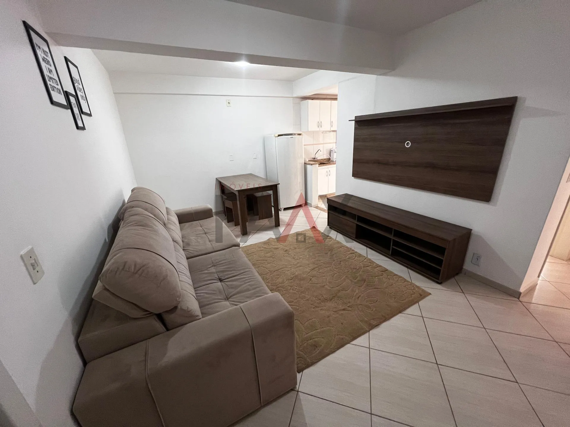Imagem Apartamento Semi Mobiliado à Venda no Edifício Tia Meri, Bairro Santa Cruz