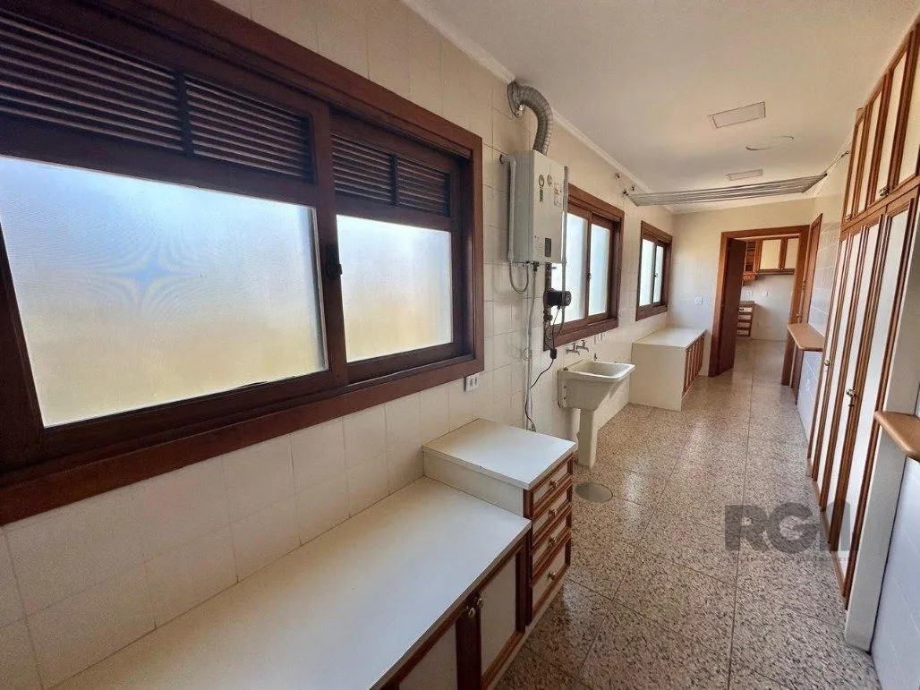 Imagem Apartamento com 4 suítes no Bairro Rio Branco semi-mobiliado com vista 360 graus