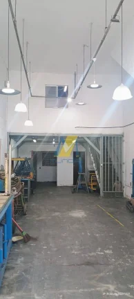 Imagem Galpão térreo amplo e estratégico para sua operação em Santo André