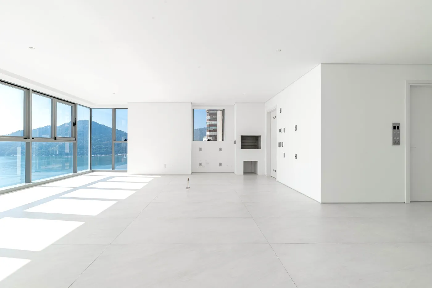 Imagem Apartamento Frente Mar para Venda em Balneário Camboriú, CENTRO, 4 dormitórios, 4 suítes, 5 banheiros, 4 vagas
