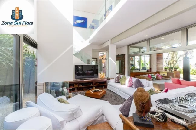 Imagem Casa Alto Padrão à Venda Na Granja Julieta Com 4 Dormitórios Sendo 2 Suítes e 2 Vagas - Piscina e Área Gourmet
