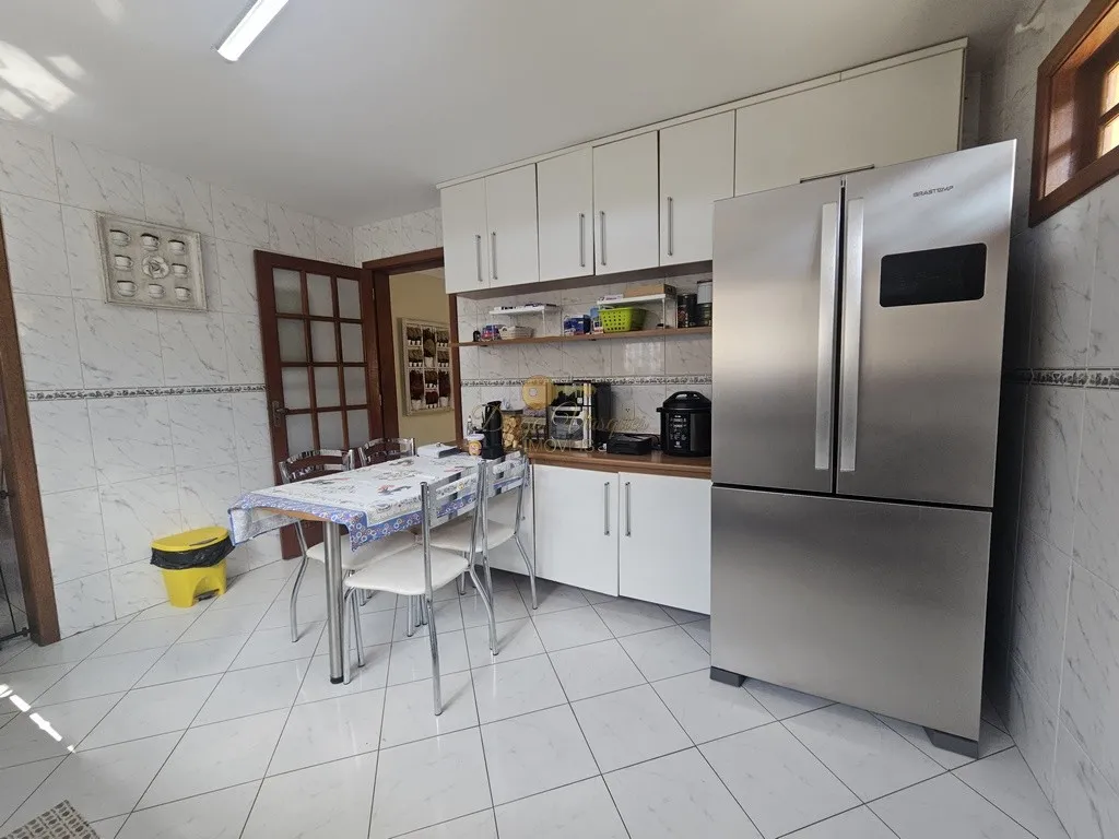 Imagem Casa em Condomínio para Venda em Teresópolis / RJ no bairro Cascata do Imbuí