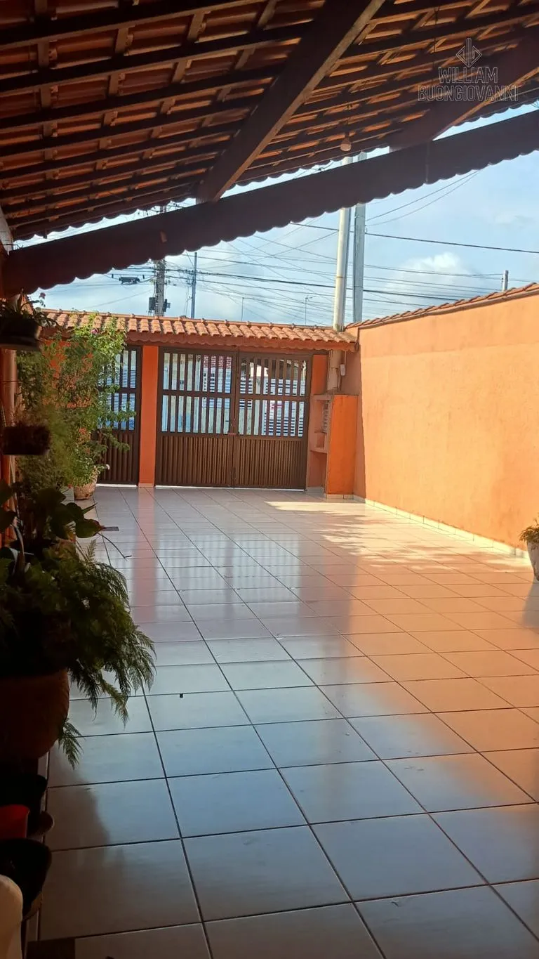 Imagem Casa na Tupi Zona 2 - 2 Dorms c/ Suíte, Edícula e 5 Vagas!