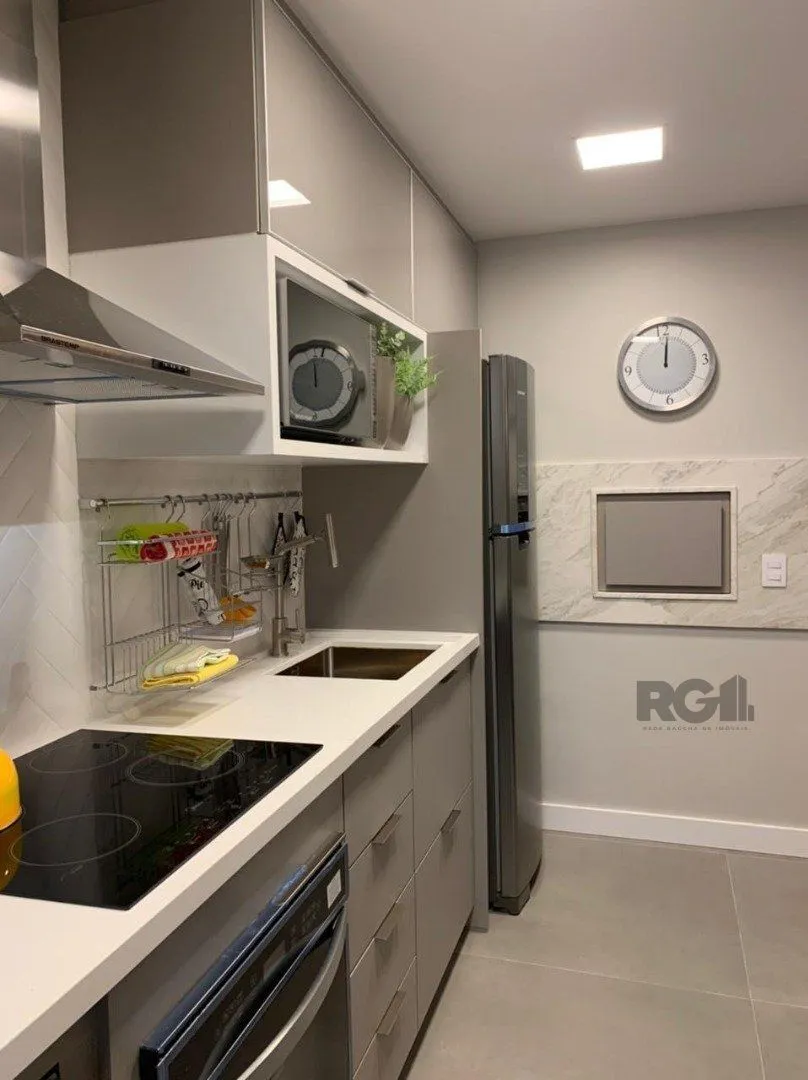 Imagem Apartamento belíssimo de 02 dormitórios com garagem coberta.