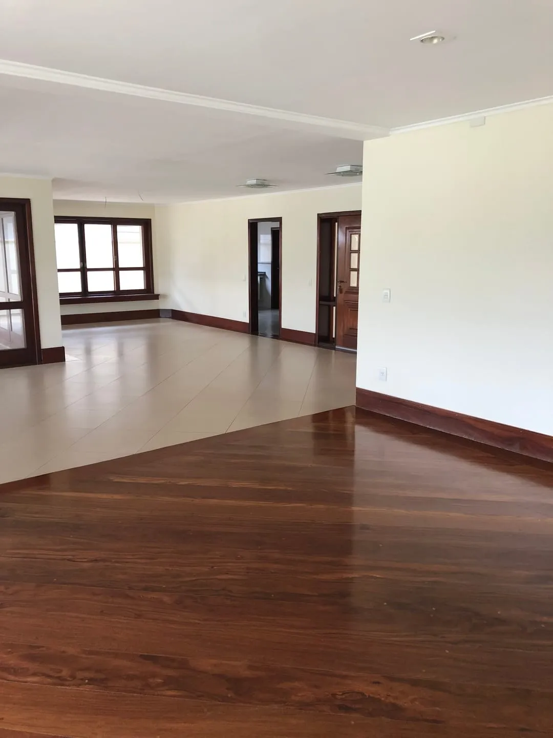 Imagem Casa à venda 3 Quartos, 3 Suites, 4 Vagas, 700M², Nossa Senhora do Perpétuo Socorro, Pindamonhangaba - SP