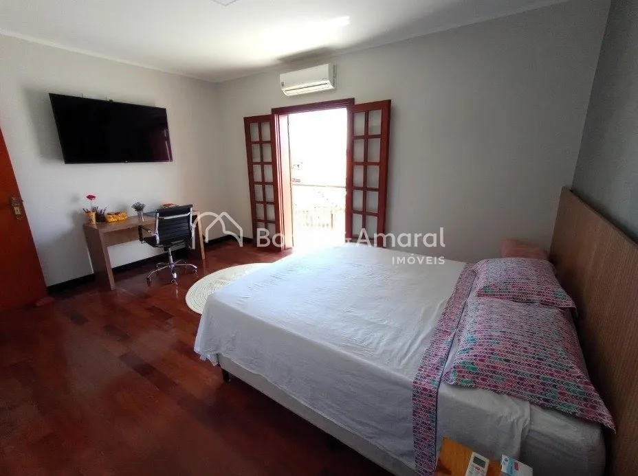 Imagem Casa com 4 Quartos e 6 banheiros à Venda, 288 m² por R$ 1.090.000
