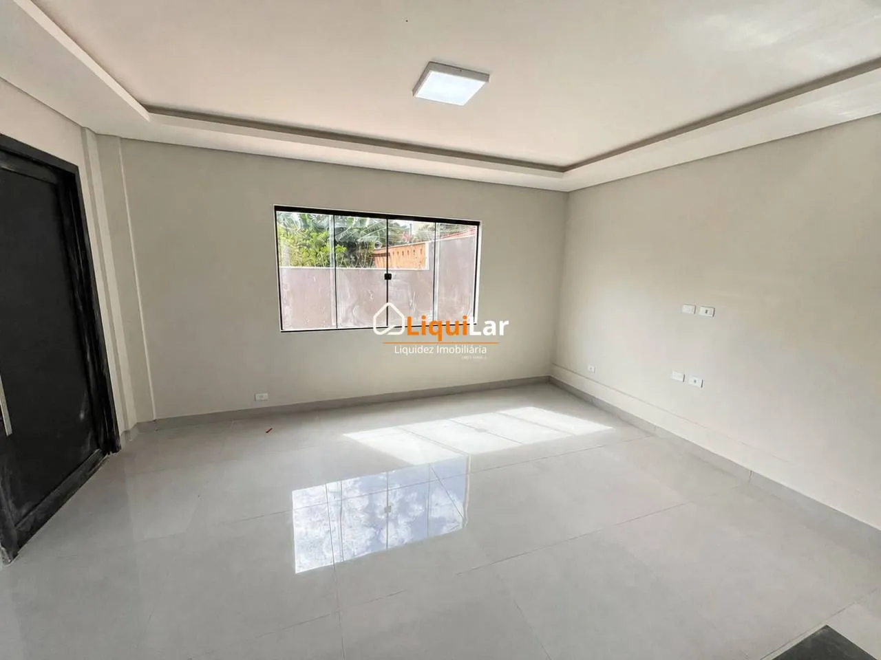 Imagem Sobrado com Aptidão Comercial na Vila Rosa Pires | 4 Quartos, Suíte e Localização Estratégica