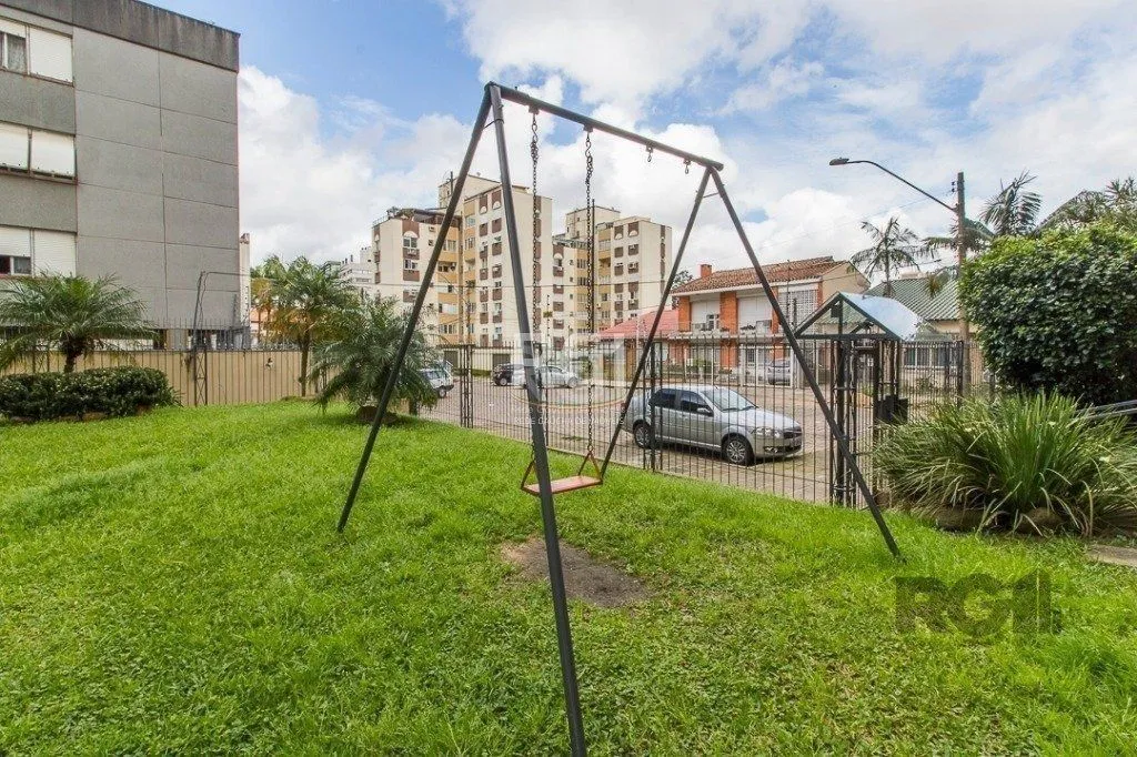 Imagem apartamento de 2 quartos, suíte e 1 vaga de garagem no bairro Menino Deus