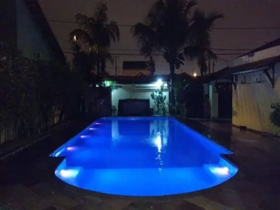 Imagem Casa com Piscina, 5 suítes, 405 m² - Venda!