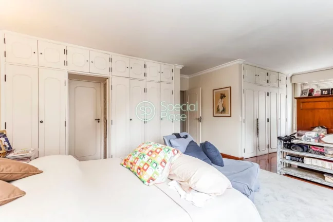 Imagem Linda cobertura triplex em rua super procurada do bairro. São 391m2 com 4 dormitórios ( 1 suíte )...