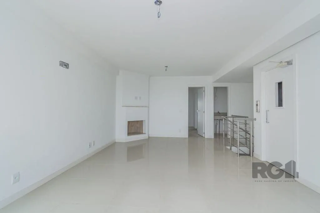 Imagem Excelente casa em condomínio de 251m² com 3 suítes e elevador!