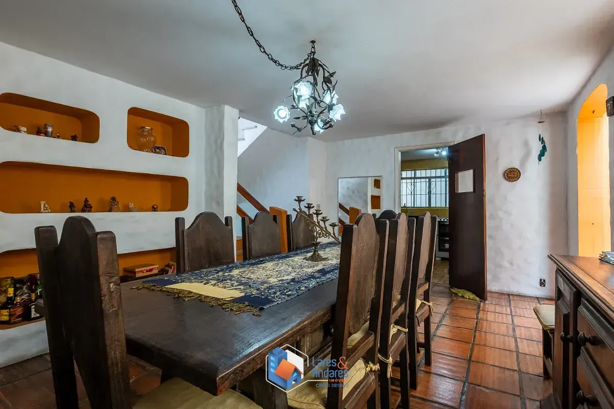 Imagem Casa para venda em Jardim Aeroporto com 4 quartos, sendo 2 suítes, 140m²