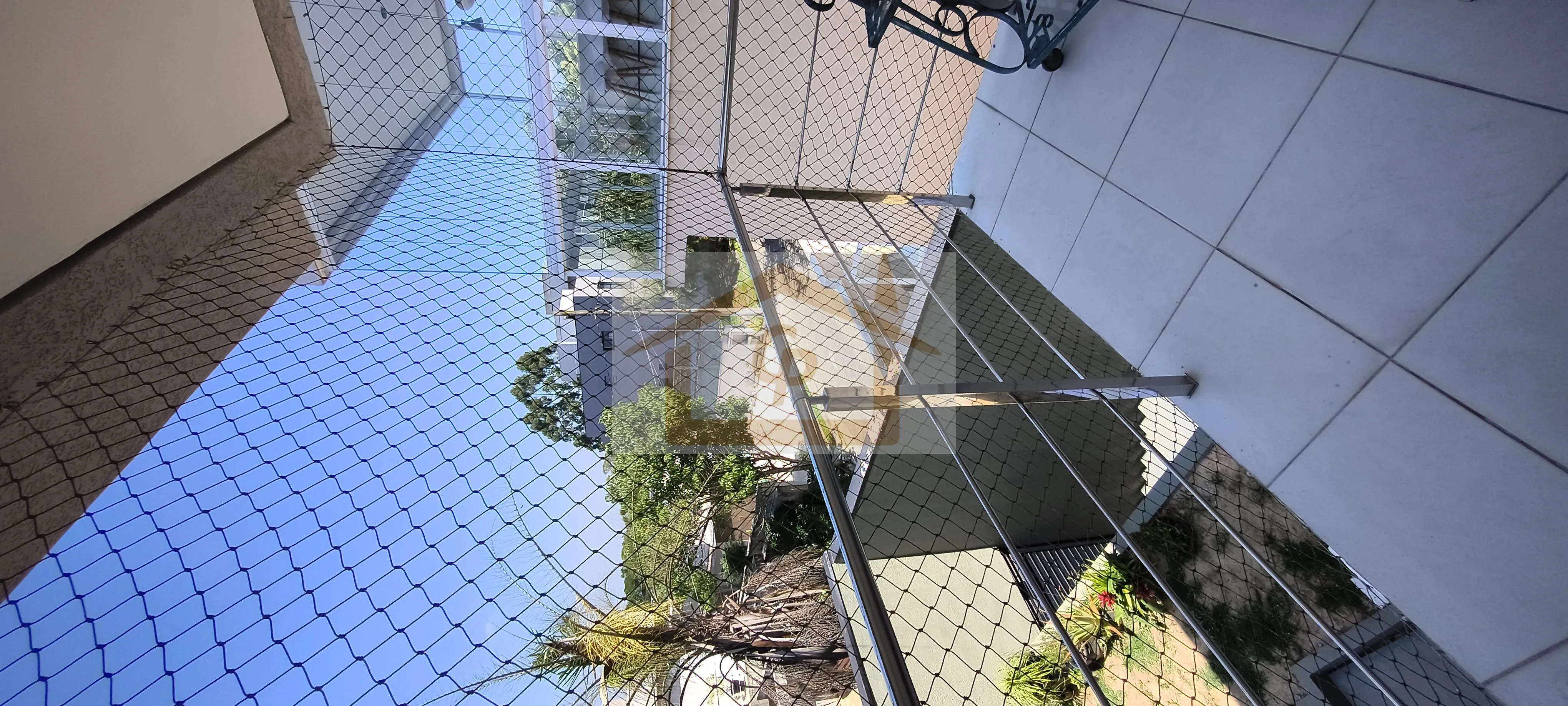 Imagem Semi Térrea, 3 quartos + 2 quartos multifuncional e banheiro (andar inferior), canil *