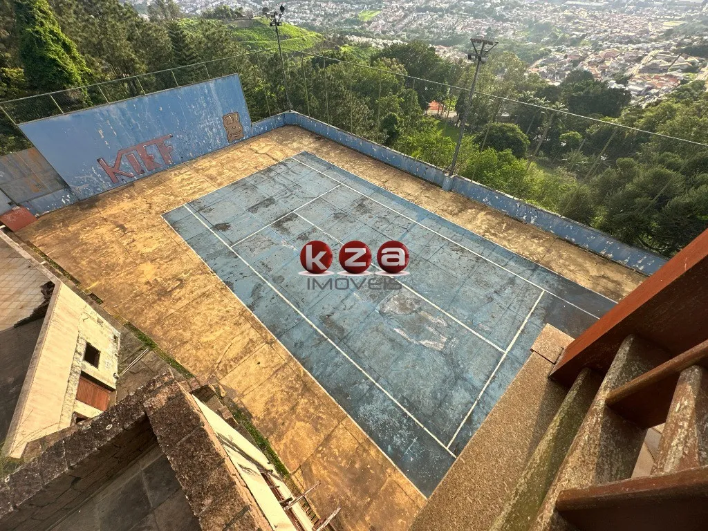 Imagem Espetacular Mansão à Venda em Vinhedo-SP: 14 Quartos, 10 Suítes, 9 Salas, 12 Banheiros, 20 Vagas de Garagem, 2.100m² de Área.