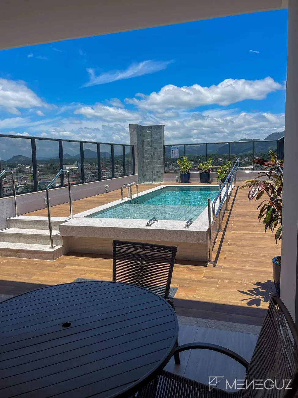 Imagem Imóveis à venda em Guarapari Praia do Morro, apartamento de 3 quartos de frente total para o mar, com lazer completo na cobertura