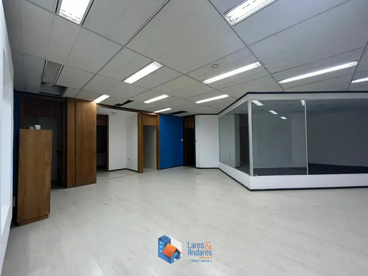 Imagem Conjunto comercial para venda em Chácara Santo Antônio (Zona Sul), 526m²