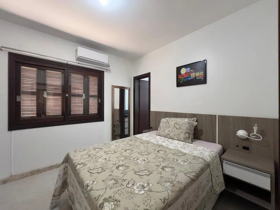 Imagem Casa 3 Dormitórios - Bairro Capao Novo posto 4