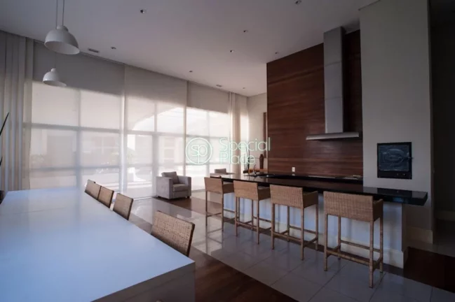 Imagem Lindo apartamento com 163m2 em rua muito procurada no Panamby. Condomínio com lazer completo destac...