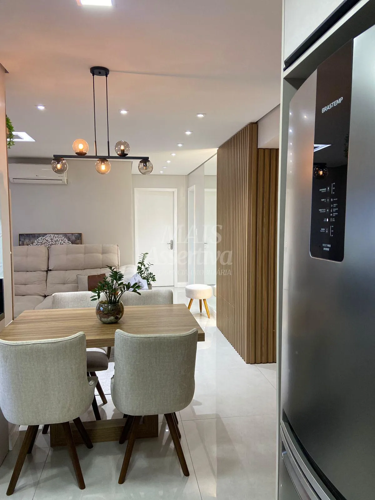 Imagem Excelente Apartamento semimobiliado em bairro nobre na Cidade de Novo Hamburgo